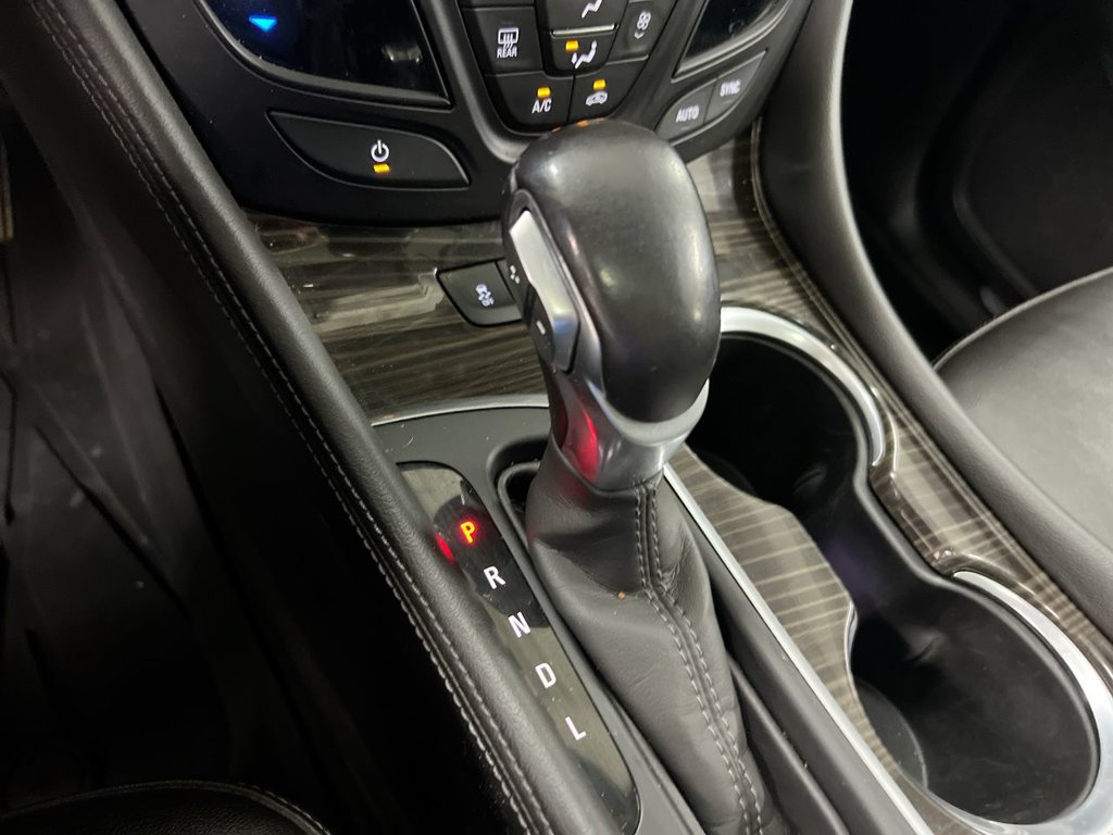 Used 2020 Buick Envision Essence FWD image 17