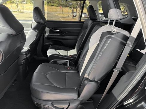 Certified 2025 Toyota Grand Highlander XLE image 17