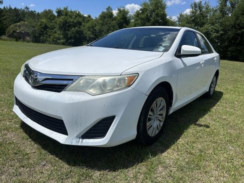 Used 2014 Toyota Camry LE FWD image 1