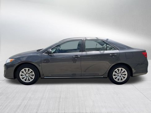 Used 2012 Toyota Camry LE FWD image 4