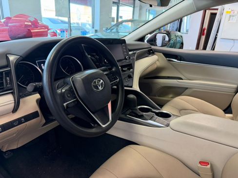 Used 2022 Toyota Camry LE image 25