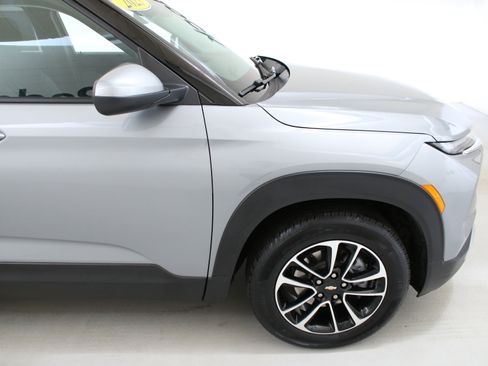 Used 2025 Chevrolet TrailBlazer LT w/ Convenience Package image 11