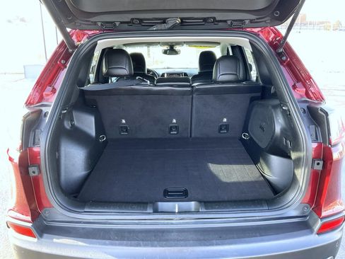 Used 2019 Jeep Cherokee Trailhawk image 21