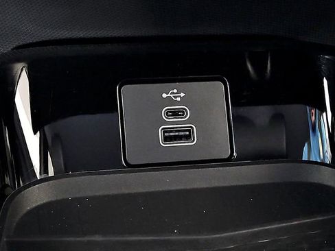 Used 2025 Ford Mustang Mach-E Premium image 27