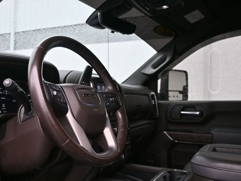 Used 2022 GMC Sierra 3500 Denali w/ Technology Package image 19
