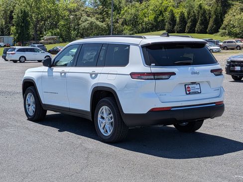 New 2026 Jeep Grand Cherokee L Laredo w/ Trailer Tow Package AWD/4WD image 7