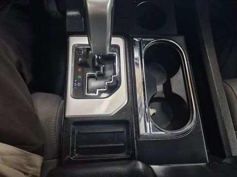 Used 2021 Toyota Tundra SR5 AWD/4WD image 30