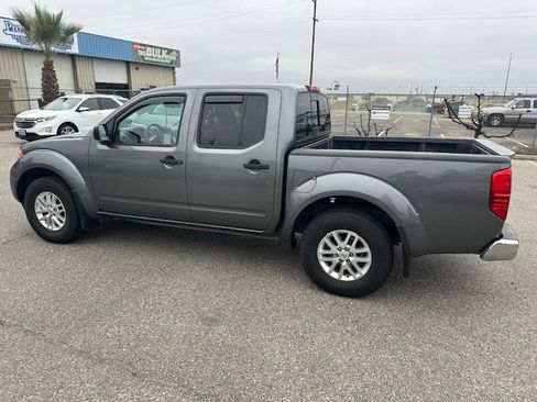 Used 2019 Nissan Frontier SV image 4