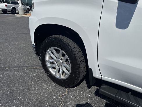 Used 2021 Chevrolet Silverado 1500 LT AWD/4WD image 11