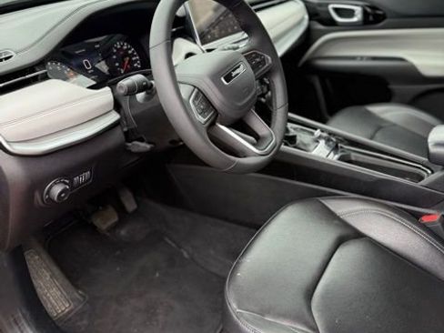 Used 2025 Jeep Compass Limited AWD/4WD image 8