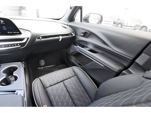 New 2027 Cadillac Lyriq Signature Sport w/ Nappa Leather Package AWD/4WD image 10