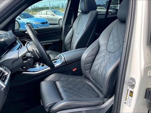 Used 2025 BMW X5 sDrive40i w/ Premium Package image 26