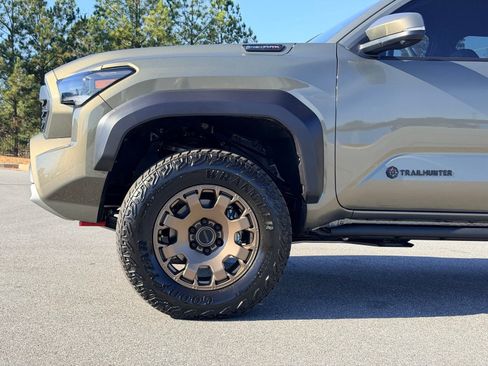 Used 2025 Toyota Tacoma 4x4 Double Cab Hybrid image 12