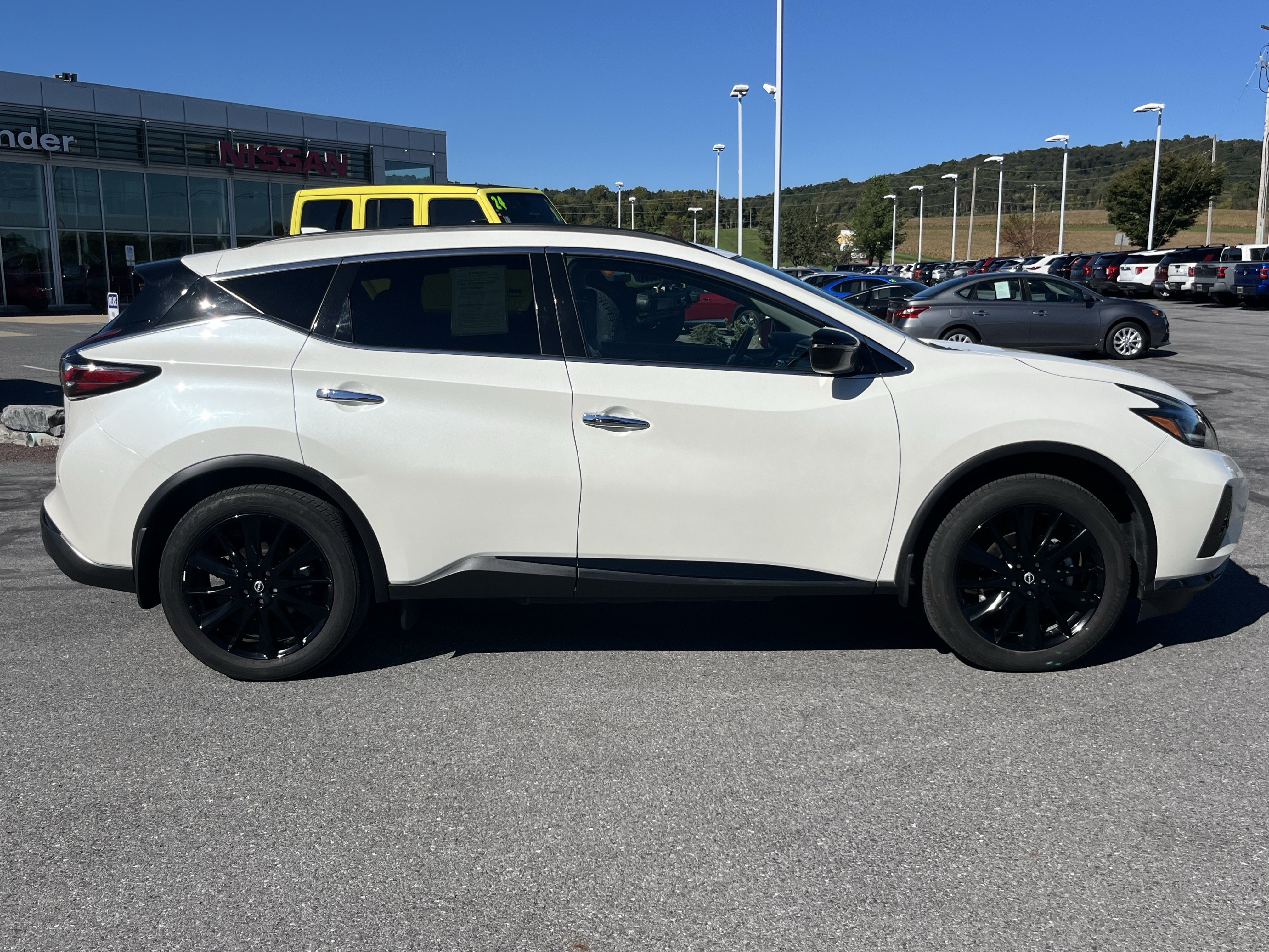 Used 2024 Nissan Murano SV w/ SV Midnight Edition Package AWD/4WD image 2