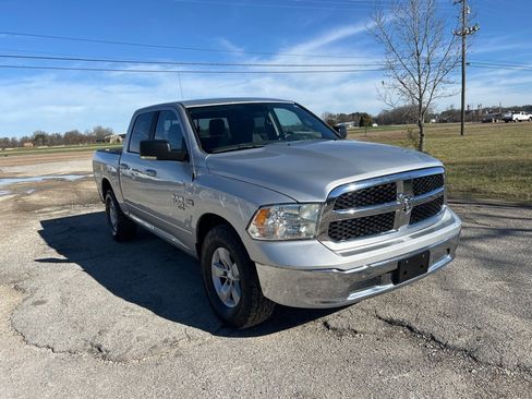 Used 2019 RAM 1500 Classic SLT w/ Luxury Group image 1