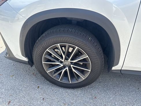 Used 2024 Lexus NX 250 FWD w/ Towing Package (2000 Lbs) image 20