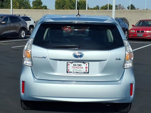 Used 2012 Toyota Prius V Five image 9
