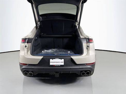 Certified 2026 Porsche Cayenne Coupe AWD/4WD image 36