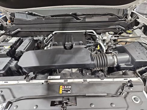 Certified 2023 GMC Canyon AT4 w/ Technology Package AWD/4WD image 36