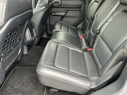 Used 2025 Ford Bronco Badlands AWD/4WD image 15