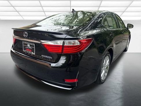 Used 2013 Lexus ES 300h w/ Luxury Pkg FWD image 6