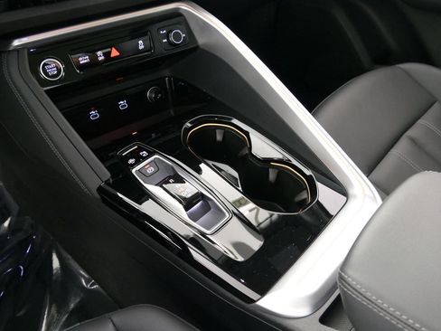Certified 2025 Audi Q5 Premium w/ Convenience Package AWD/4WD image 20