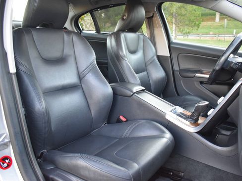 Used 2016 Volvo S60 T5 Inscription Platinum FWD image 16