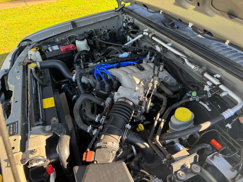 Used 2002 Nissan Frontier XE image 25