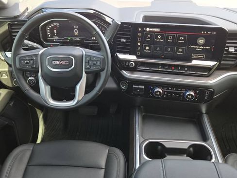 Used 2025 GMC Sierra 2500 SLT w/ SLT Convenience Package AWD/4WD image 22