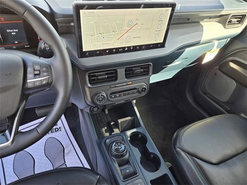 New 2025 Ford Maverick Lariat w/ Black Appearance Package image 17