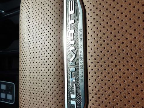 Used 2025 GMC Sierra 2500 Denali Ultimate image 27