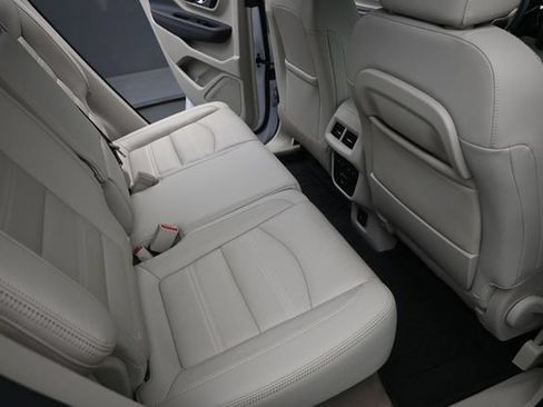 Used 2023 GMC Terrain Denali w/ Denali Premium Package AWD/4WD image 18