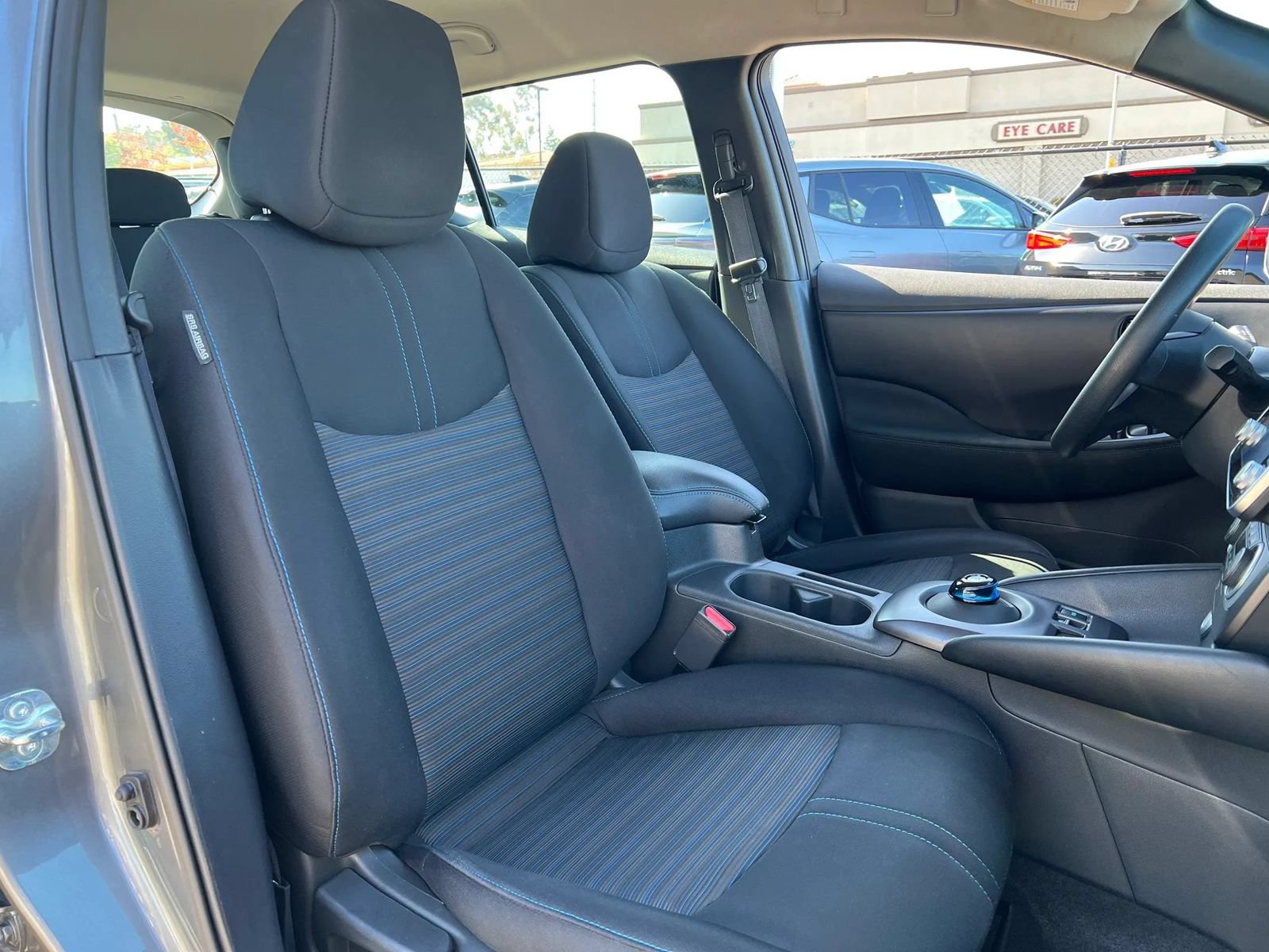 Used 2025 Nissan Leaf S FWD image 22