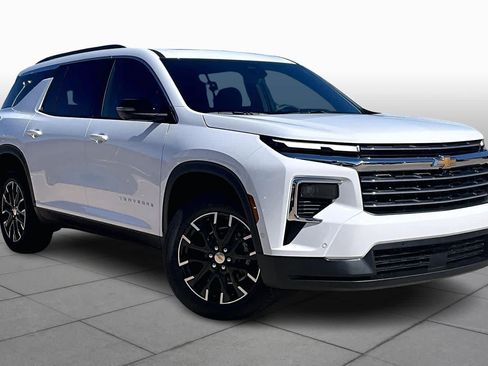 New 2026 Chevrolet Traverse LT w/ Enhanced Driving Package FWD image 3