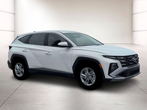 Certified 2026 Hyundai Tucson SE FWD image 10