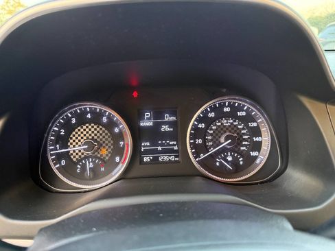 Used 2019 Hyundai Elantra SE image 16