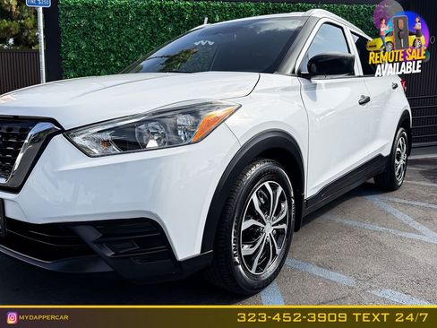 Used 2019 Nissan Kicks S FWD image 2