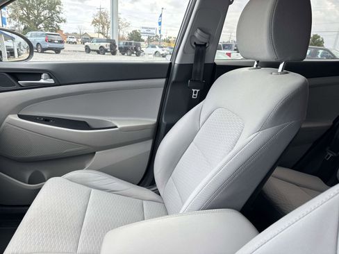 Used 2021 Hyundai Tucson SE image 15