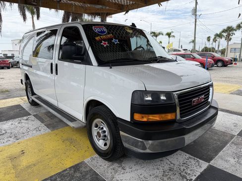 Used 2019 GMC Savana 2500 w/ Driver Convenience Package RWD image 3
