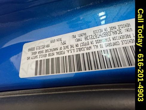 Used 2017 Jeep Compass Latitude w/ Cold Weather Group image 27