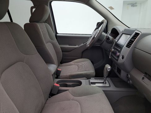 Used 2019 Nissan Frontier SV image 21