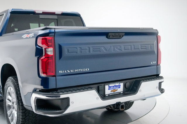 Used 2023 Chevrolet Silverado 1500 LTZ w/ LTZ Convenience Package II AWD/4WD image 4