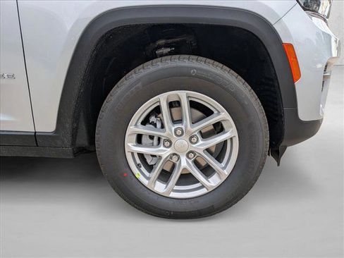 New 2026 Jeep Grand Cherokee Laredo X image 16
