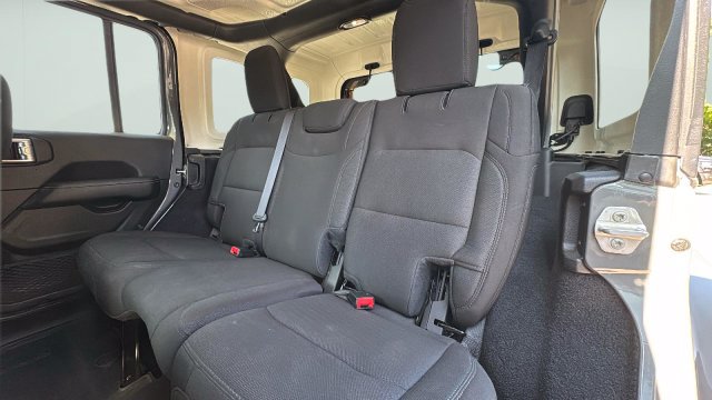 Used 2022 Jeep Wrangler Unlimited Sahara w/ LED Lighting Group AWD/4WD image 25