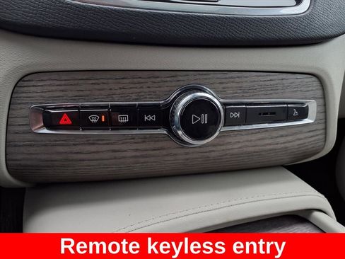 Used 2024 Volvo XC90 B6 Plus image 15