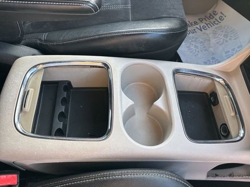 Used 2017 Dodge Grand Caravan SXT image 24