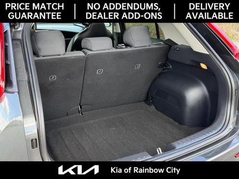 Used 2025 Kia Niro LX image 11