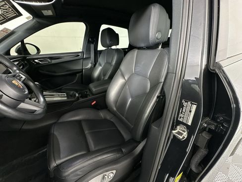 Used 2024 Porsche Macan w/ Premium Plus Package AWD/4WD image 11