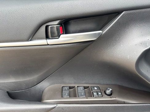 Used 2024 Toyota Camry SE FWD image 20