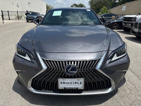Used 2020 Lexus ES 300h w/ Premium Package FWD image 2